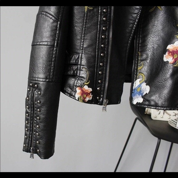 Frank Lyman Design NWT Embroidered Moto Jacket size L - Picture 11 of 16